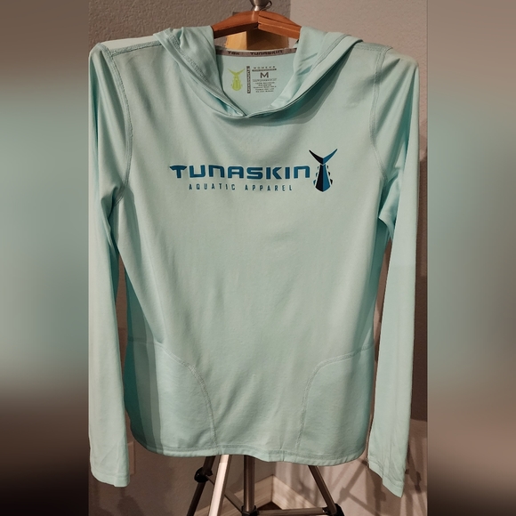 Tunaskin Tops - Women Tunaskin Light Summer Hoodie (Med)